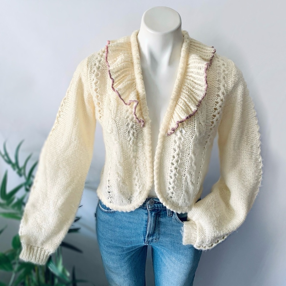 v i n t a g e :: Darling Ruffle Cable Knit Cardigan Sweater